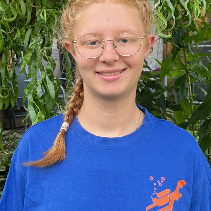 Stella Jöckel blaues Shirt_2